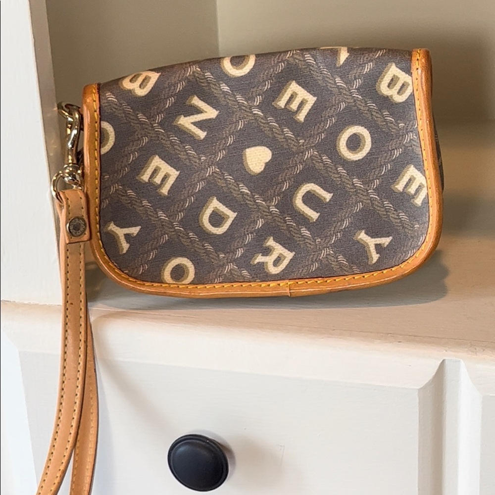 Dooney & Bourke Clutch/Wristlet - Picture 5 of 9